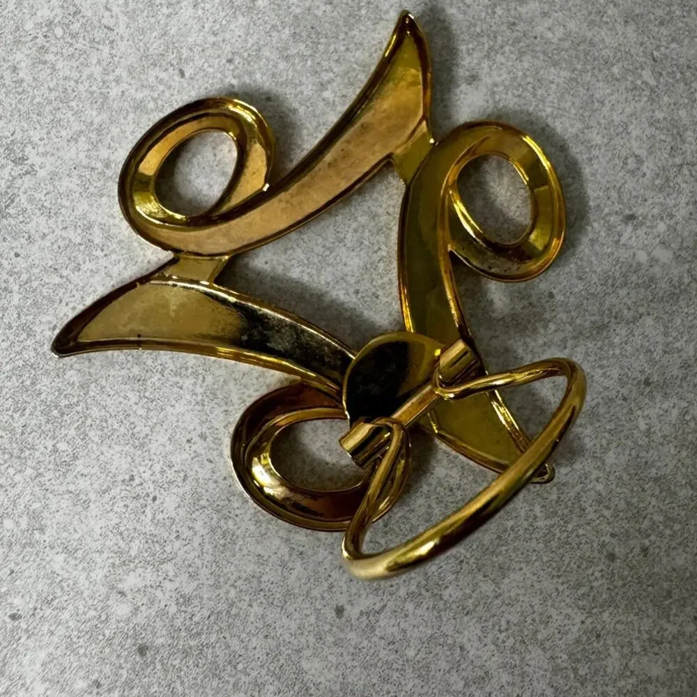 Vintage Gold Loop Triangle Statement Scarf Clip